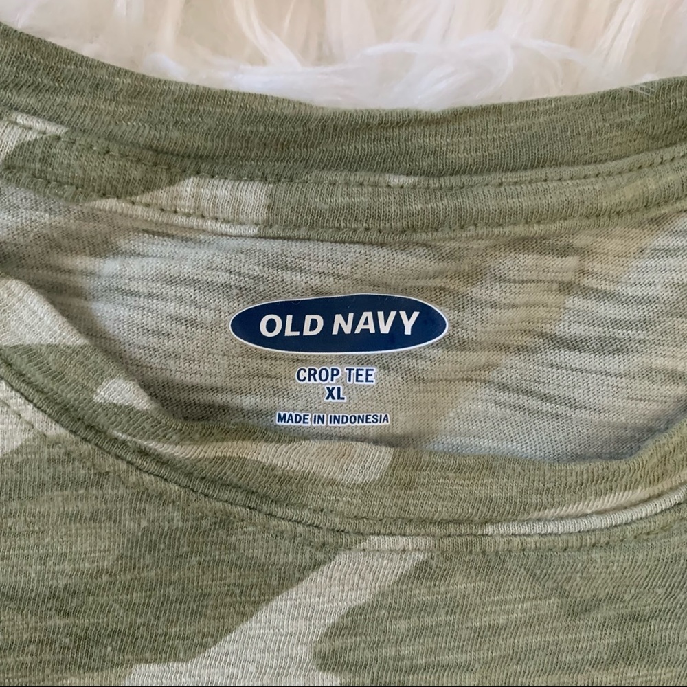 Old Navy cropped tee - Picture 2 of 3